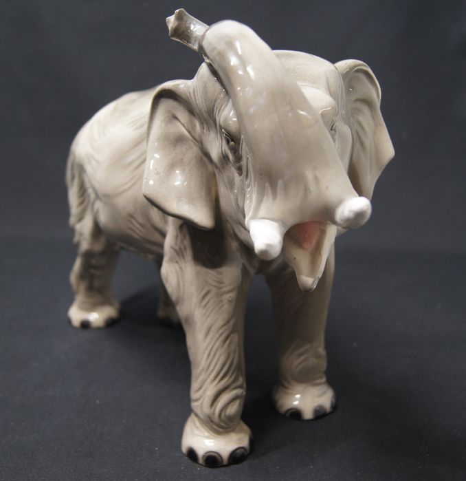 Porcelanowy słoń Sitzendorf duży
