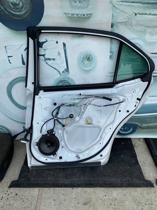 Двері дверка Toyota Camry 70 2027-2024