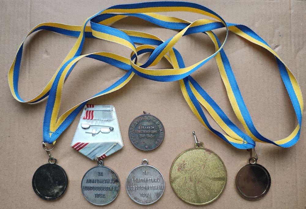 Значки разные (175грн - 6шт.)