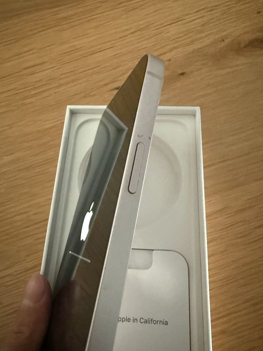 Iphone 13 różowy