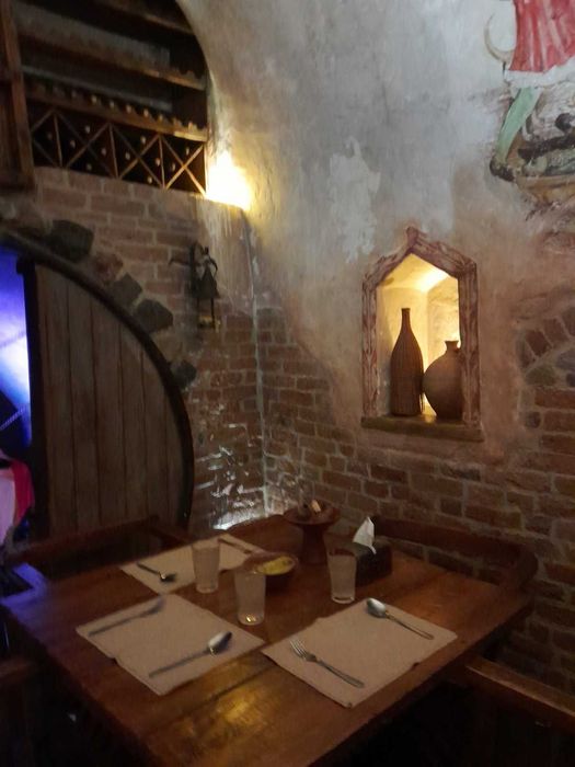 СРОЧНО продам готовый бизнес в Центре,действующий ресторан с ремонтом.