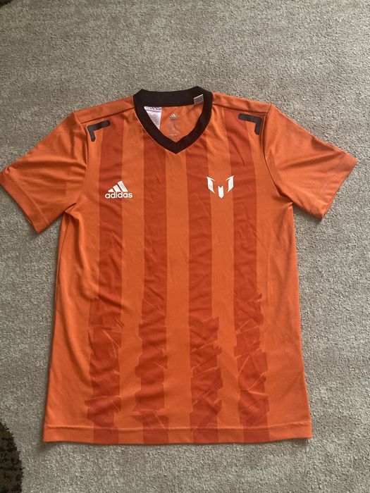 Футболка  гарного вигляду