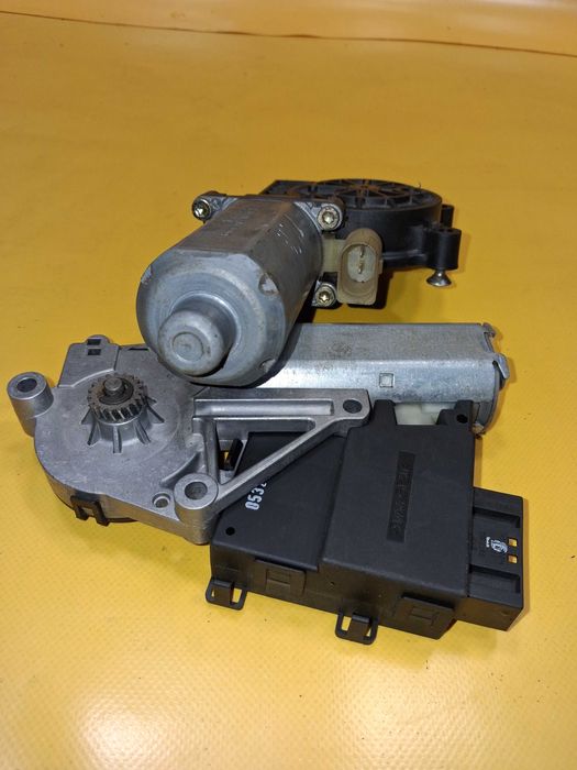 Моторчик склопідйомника BMW X5E53