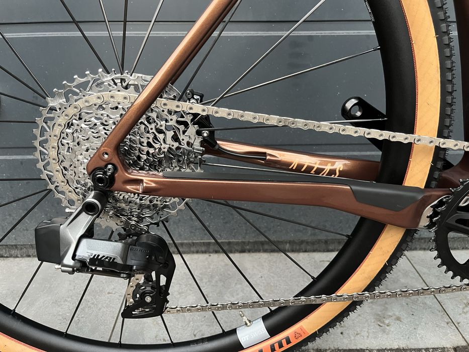 Гравел Carbon 8.7 кг! Focus Atlas 8.9 2024 1х12 Sram Rival eTap AXS як Новий
