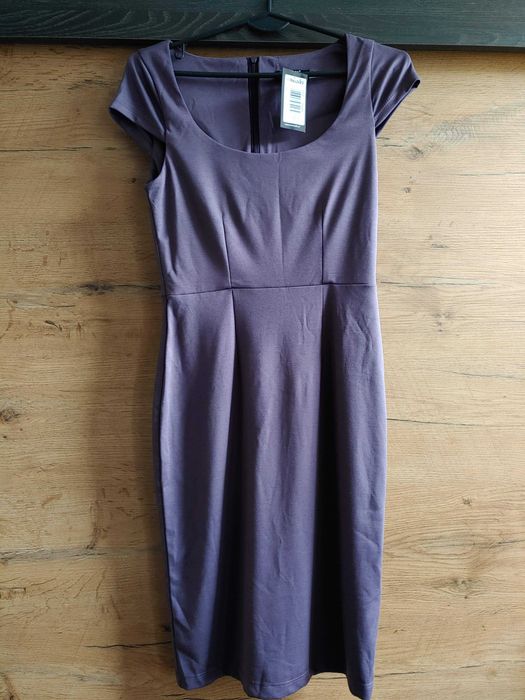 Śliwkowa sukienka Mucado S