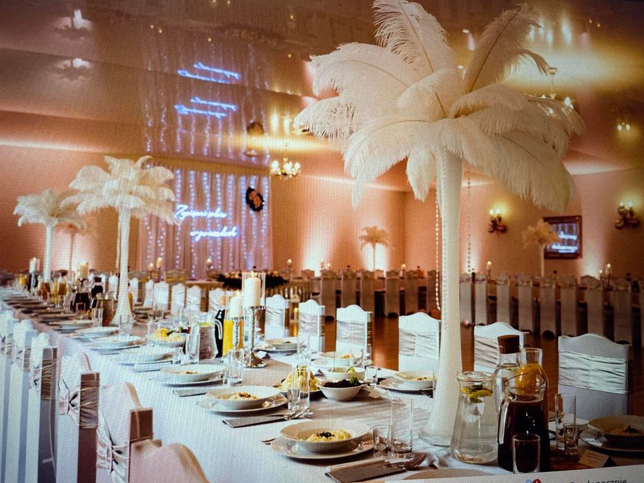 Kompozycja z białych piór wesele wazon