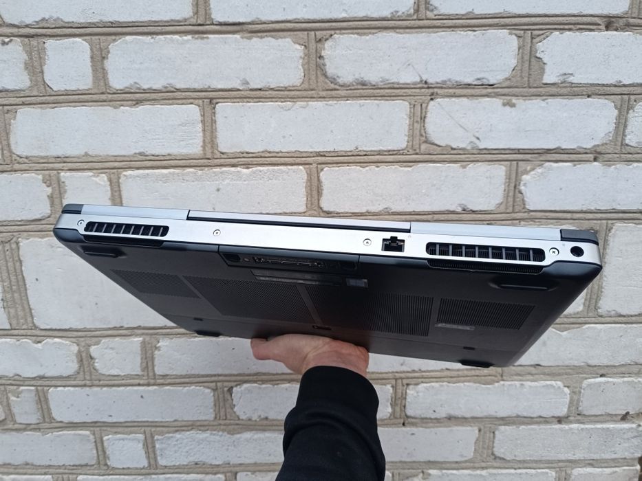 16гб відеокарта ігровий ноутбук DELL (i7 7820HQ/32/512/P5000 16GB)