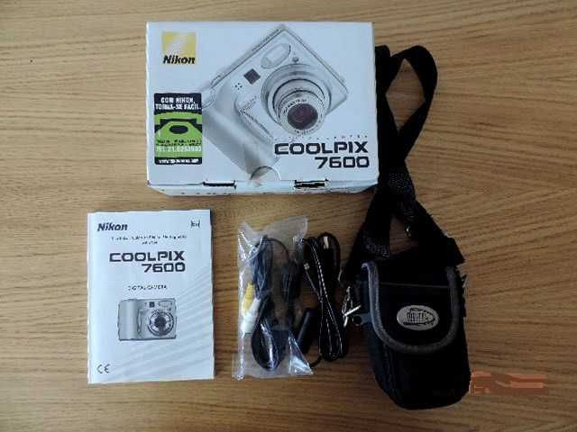 Nikon Digital Camera64739925621891123