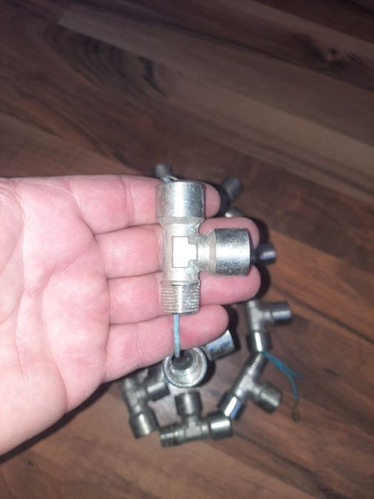 Тройник латунный 3/8в/н  в/н  нар