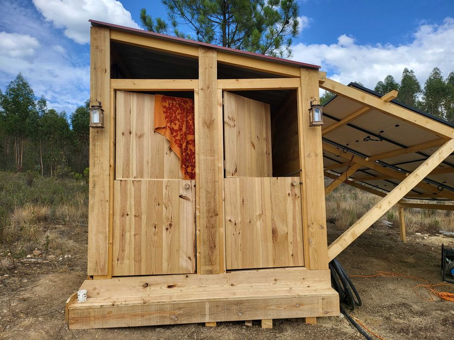 Refúgio Off-Grid 2.5ha com Ribeira e Autocaravana e solar