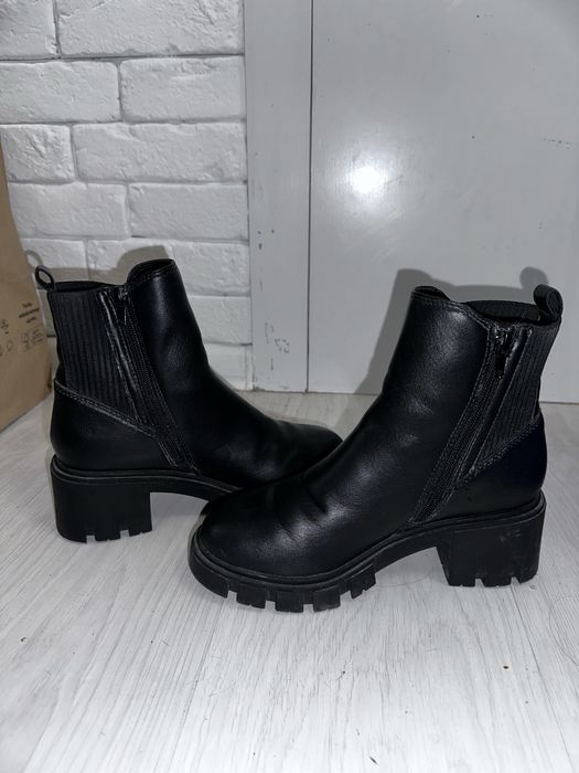 Czarne buty na obcasie r. 36