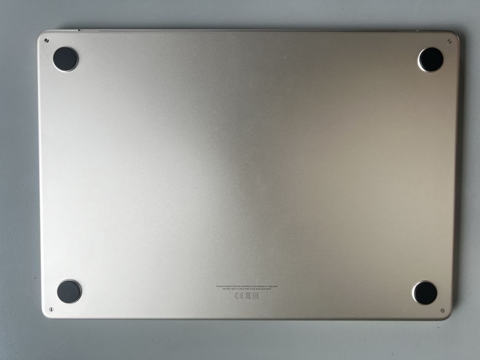 Apple laptop Mac Book Air 15 stan idealny