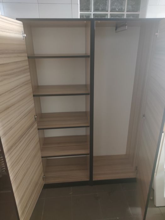 Sprzedam 2 szafy wolnostojące