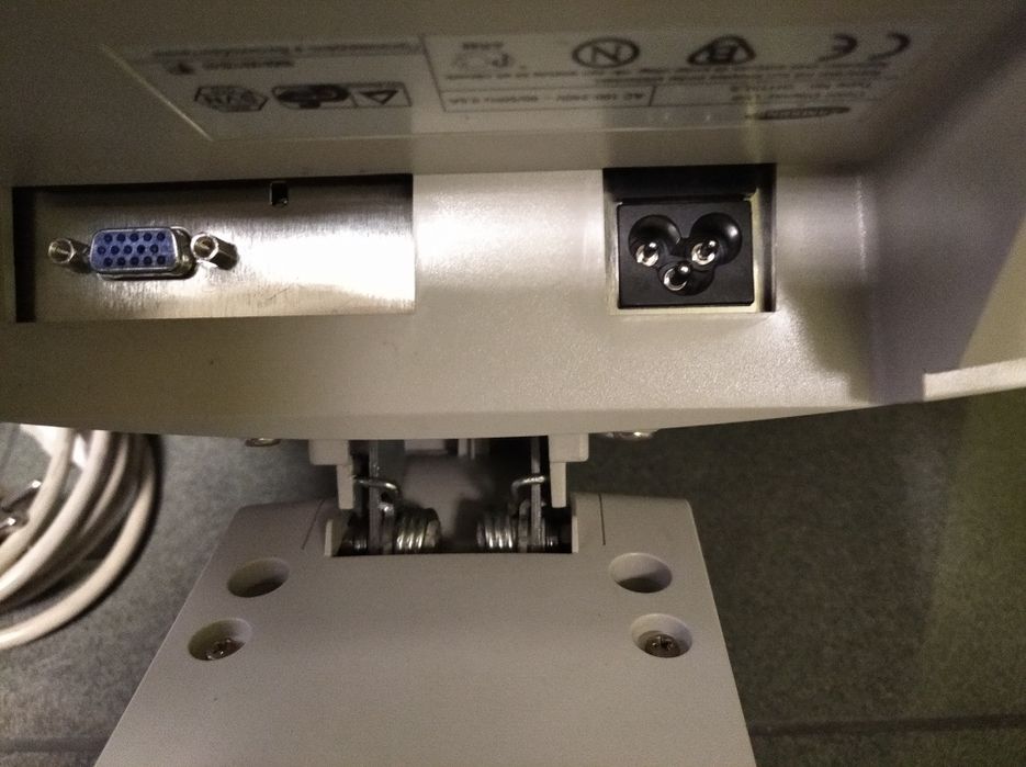 Monitores LG e Samsung