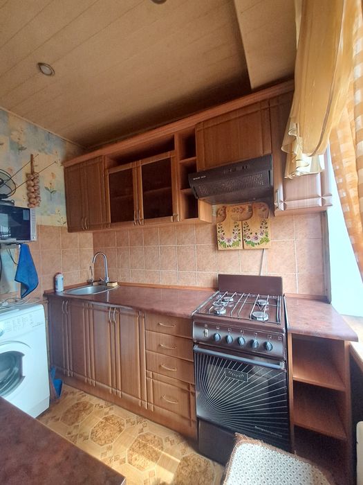 Однокімнатна в нагірній частині міста.