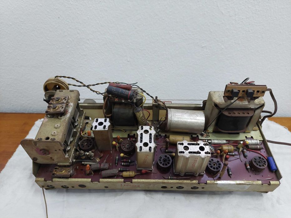 Rádio Phonola Derby Modello 693-C peças