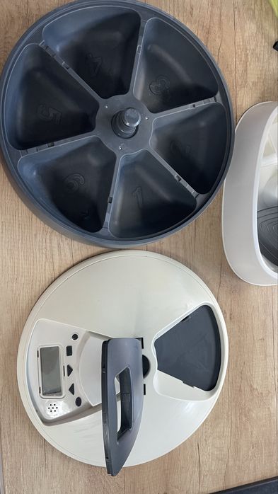Автогодівничка для котів Trixie