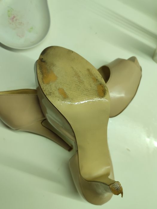 Продам туфли на каблуке