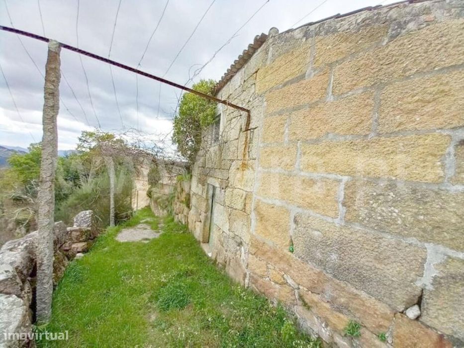 Moradia / Marco de Canaveses, Penhalonga e Paços de Gaiolo — Penhalonga E Paços De Gaiolo, Porto