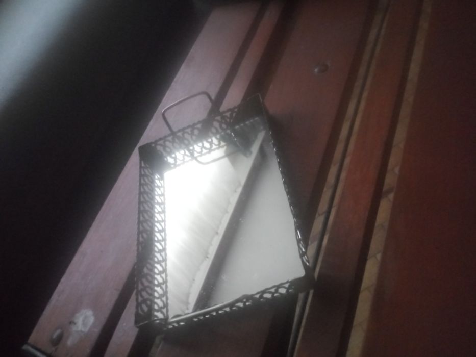 Taca metalowa ze szkłem PRL