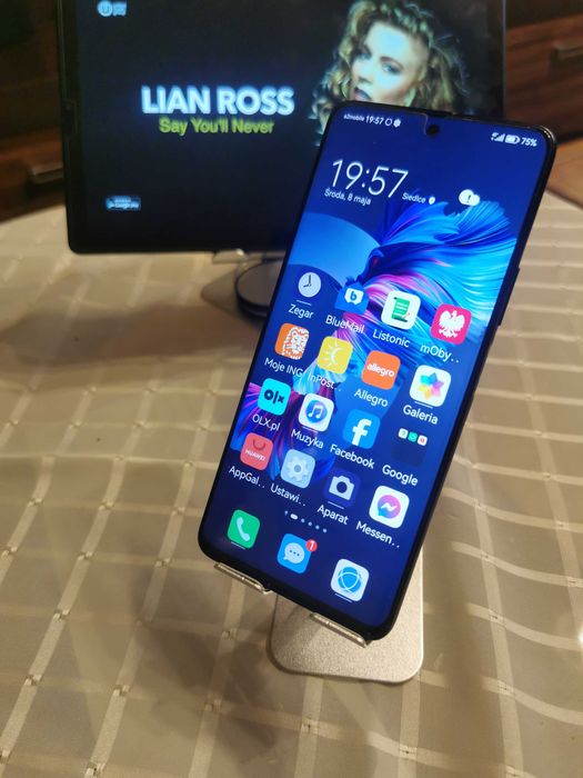 Huawei Nova 9 SE z oryginalną ładowarką 66 W