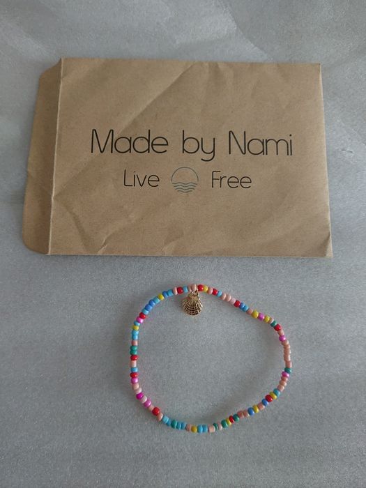 Bransoletka na rękę kolorowa z muszelką