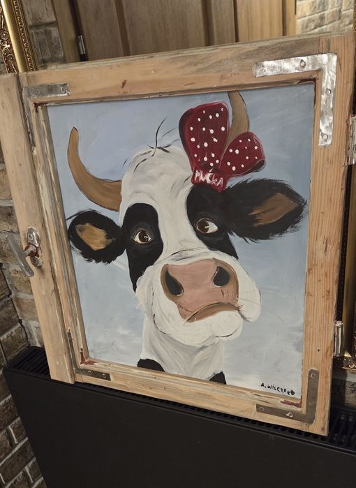 Obraz w antycznej ramie okiennej do pokoju dziecięcego