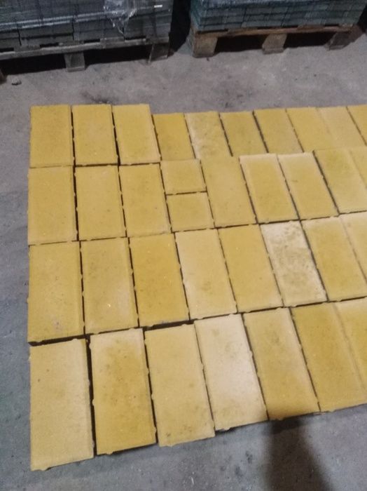 Тротуарна плитка Цегла 30-80мм сіра