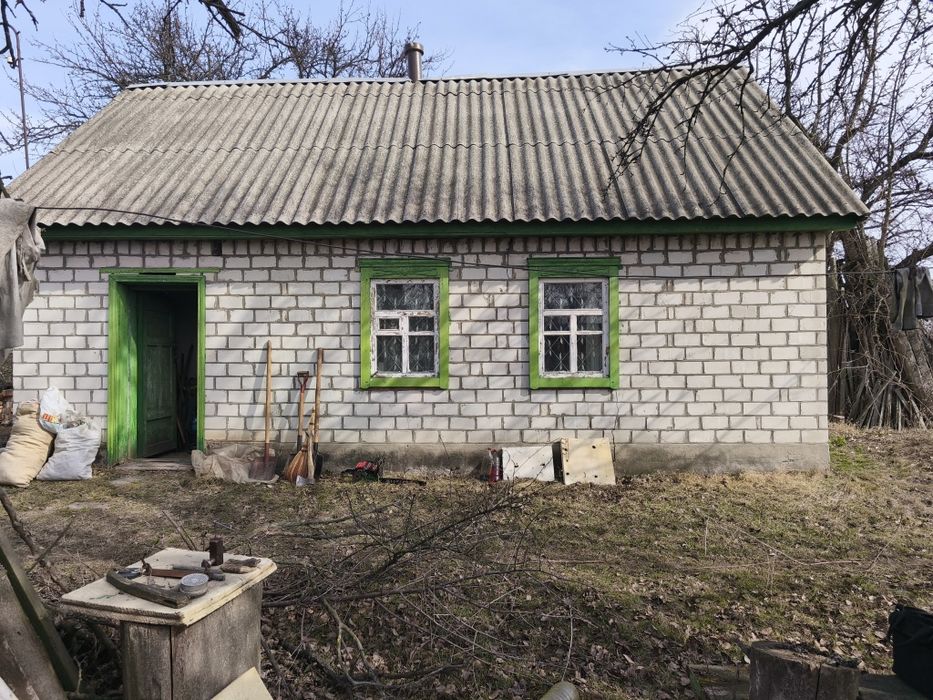 Ціну знижено.Продам малий будиночок,але з  гарним учас під будівництво
