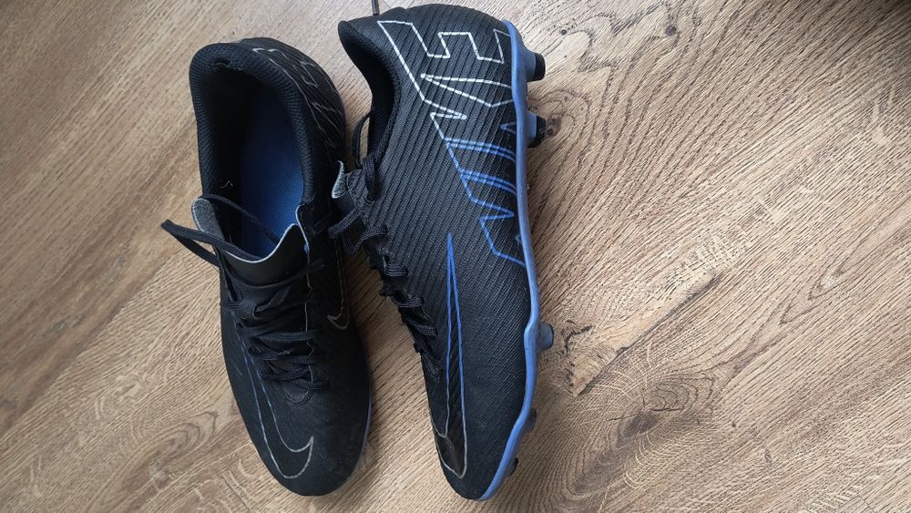 Buty sportowe korki