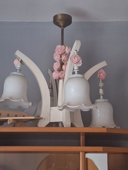 Żyrandol  do pokoju dziewczęcego