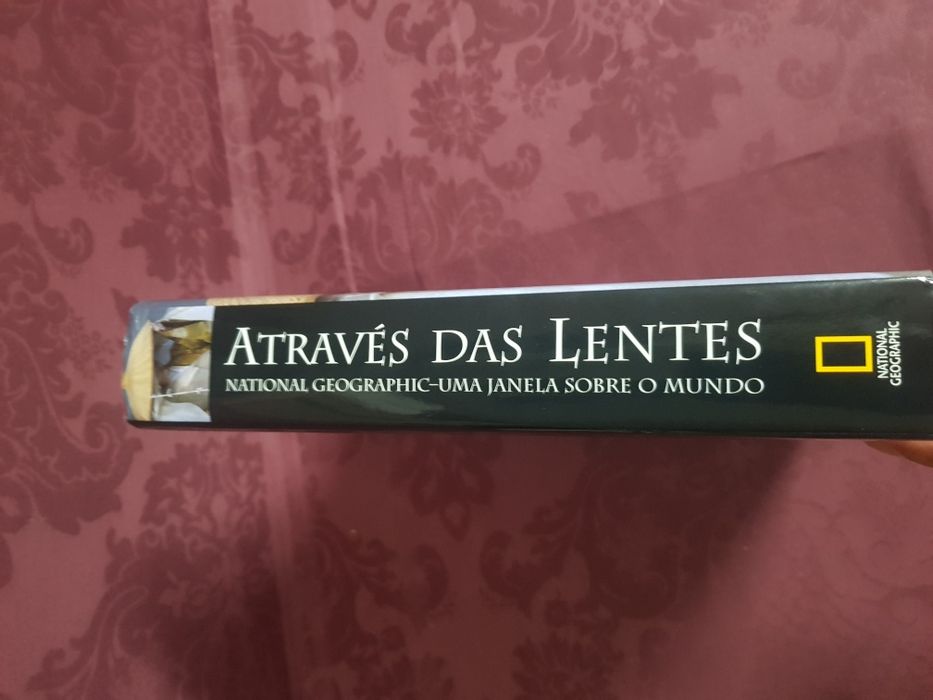 Livro " Através das lentes"