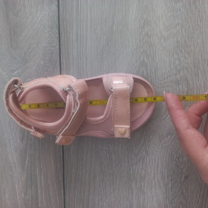 Босоніжки для дівчинки