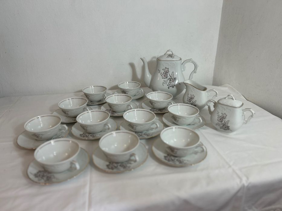 Serviço completo Vista Alegre, conjunto Grândola com 44 anos