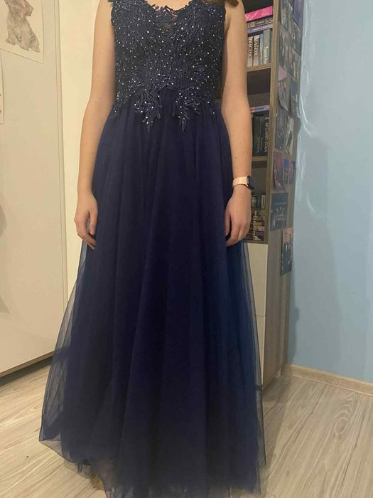 Sprzedam piękną sukienkę rozm. 40