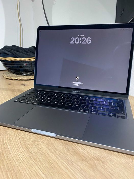 Macbook pro m1 13" 16gb ram 256gb