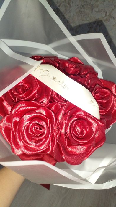 Букети з атласу на подарунок