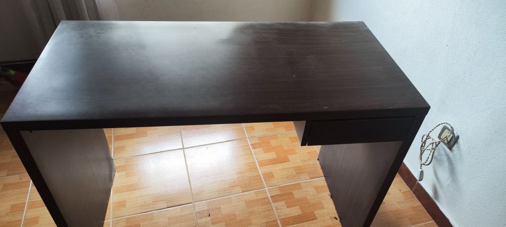Secretária usada