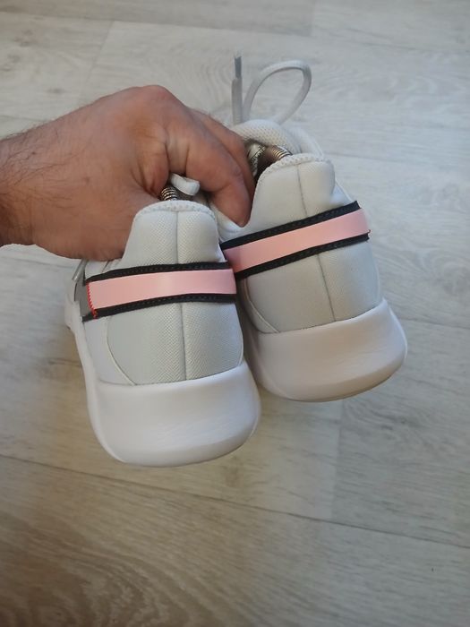 Кроссовки женские Nike Legend Essential  2 Оригинал.