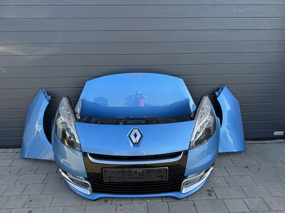 Передний бампер Renault Scenic 3 Рено Сценик 3