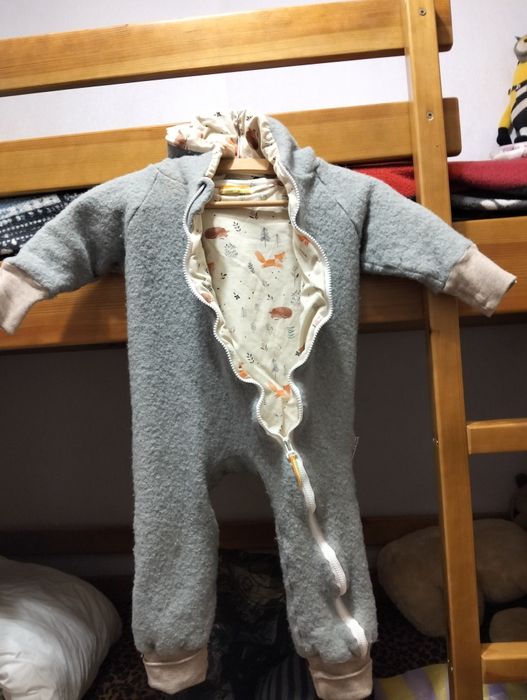 Віддам дитячі комбінезони