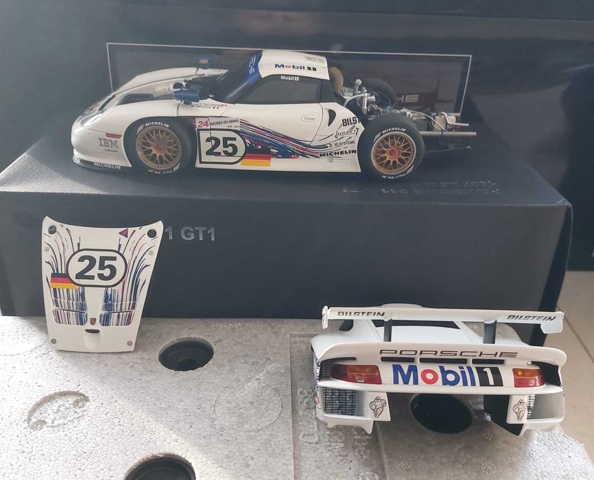 Miniatura AUTOart 1/18 Porsche 911 GT1 3.2L #25 24H Le Mans 1997