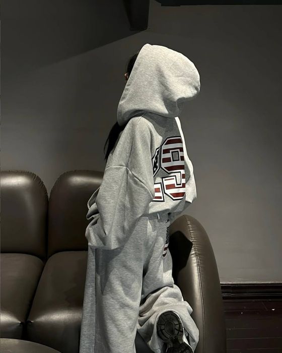 Обʼємний теплий спортивний костюм