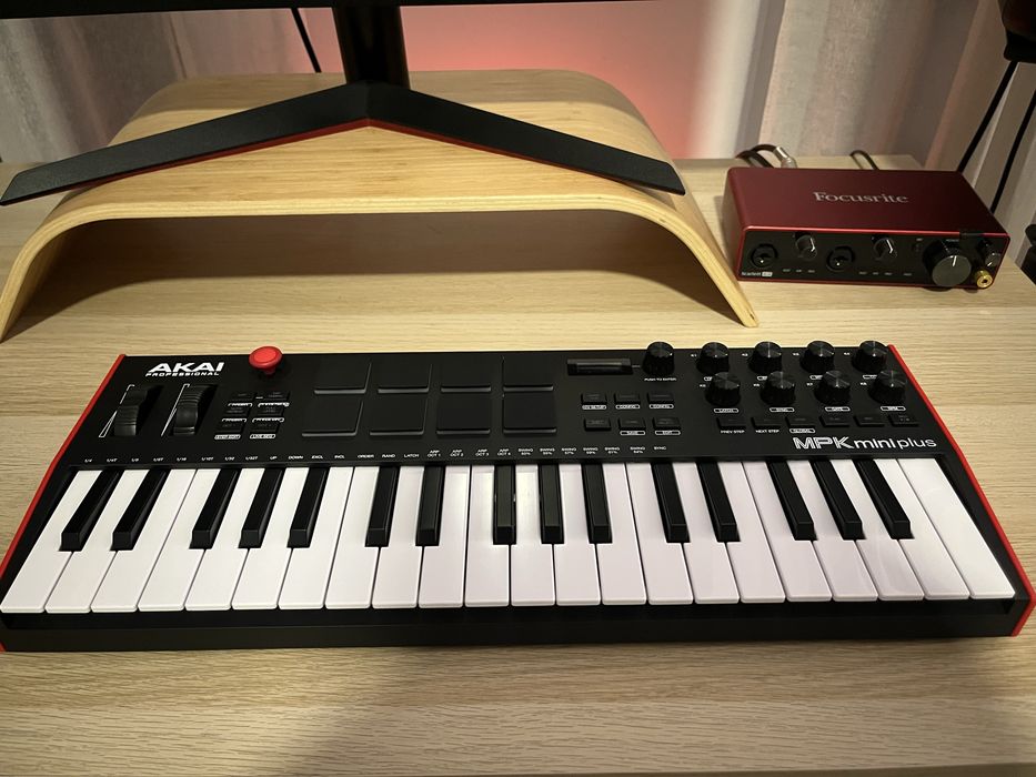 Akai mini plus midi controller