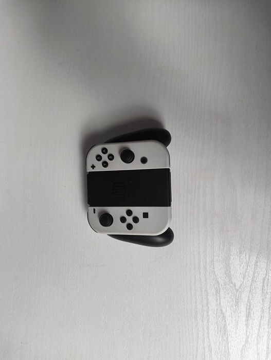 Nintendo Switch OLED + Joy Cons + Gry