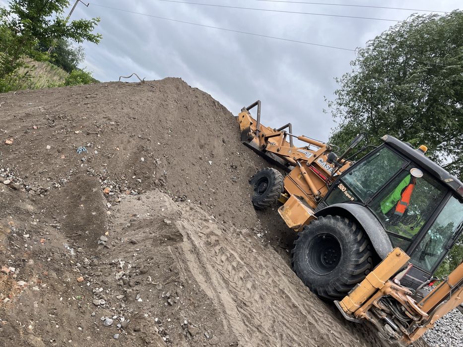 Usługi koparko-ładowarką, Prace ziemne, Rozbiórki, Wykopy