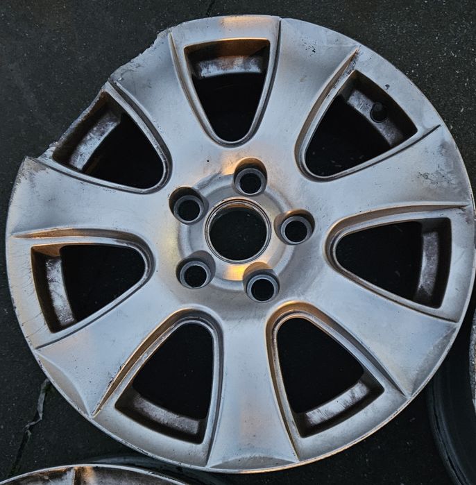 Jantes Toyota Auris (2008) R16 5x114.3