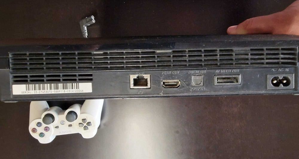 Playstation 3 - Bom estado - Oferta de comando, cabos e 9 jogos!64309602204162122