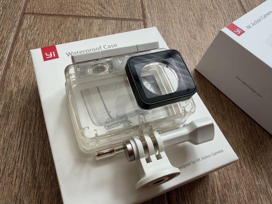 Екшн-камера Xiaomi Yi 4K Model YAS 1616 (int) з комплектом аксесуарів