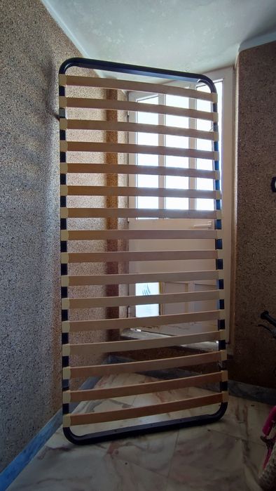 Estrado de cama solteiro com 4 pés  90cm X 200cm